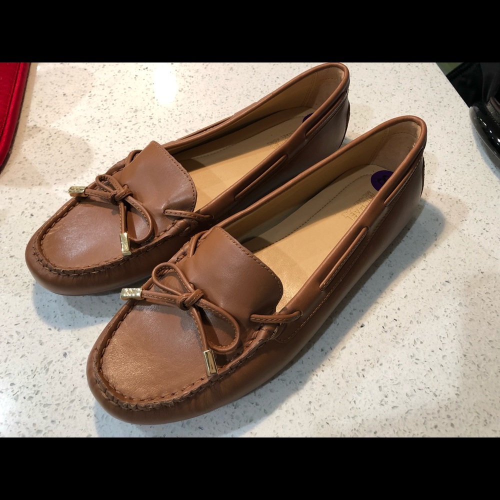 Michael Kors MK DAISY Luggage Leather Moc Loafers - Picture 4 of 4